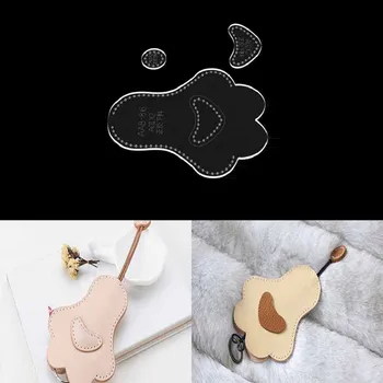 Создание выкройки кожаной сумки из крафт-бумаги и акриловых шаблонов для набора ключей с мультяшными кошачьими лапками